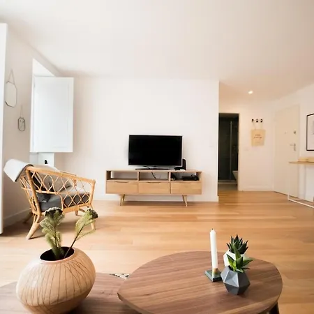 Vale Quiet And Comfortable Apartment